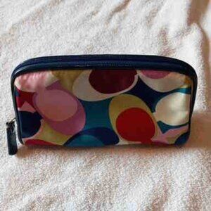Coach - Signature C's Scarf Print Makeup Bag
